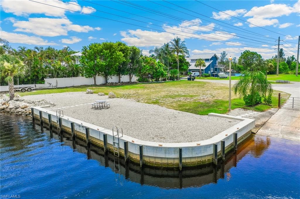 17593 Moorfield DR, FORT MYERS FL 33908-25