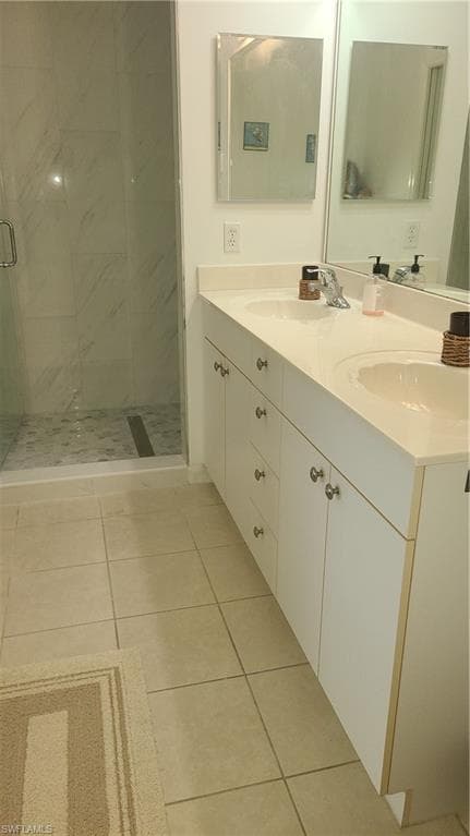 445 Robin Hood CIR # 201, NAPLES FL 34104-18