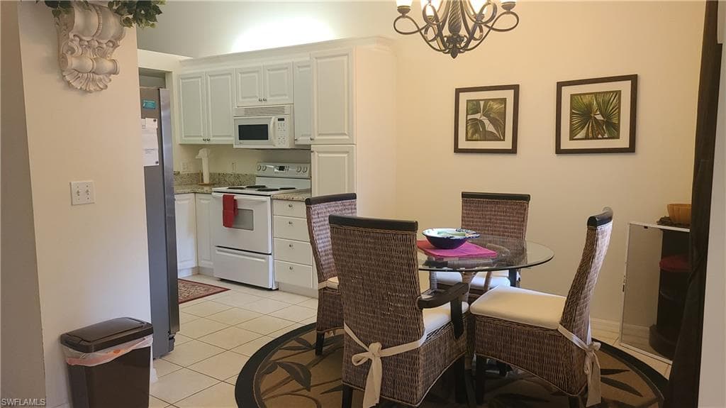 445 Robin Hood CIR # 201, NAPLES FL 34104-3