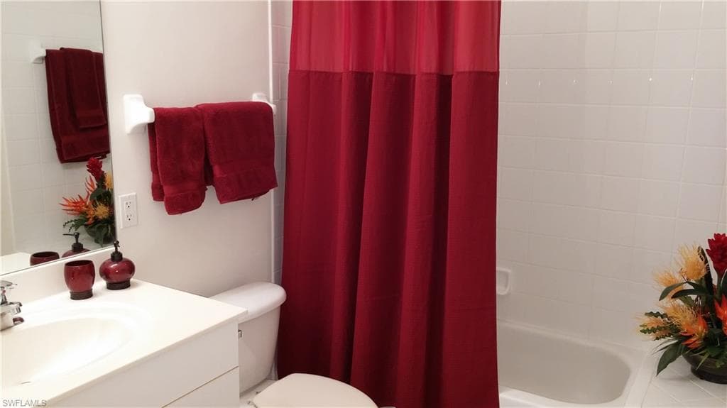 445 Robin Hood CIR # 201, NAPLES FL 34104-7