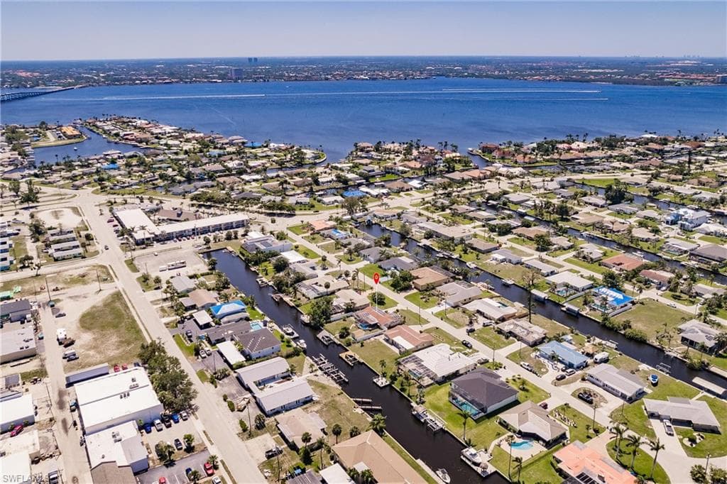 1437 Vendome CT, CAPE CORAL FL 33904-46