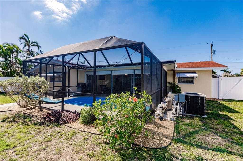 1437 Vendome CT, CAPE CORAL FL 33904-31