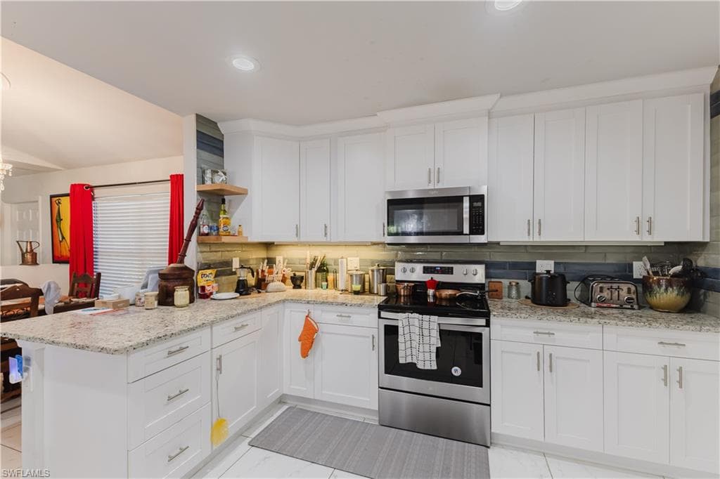 6131 Arbor AVE, FORT MYERS FL 33905-9