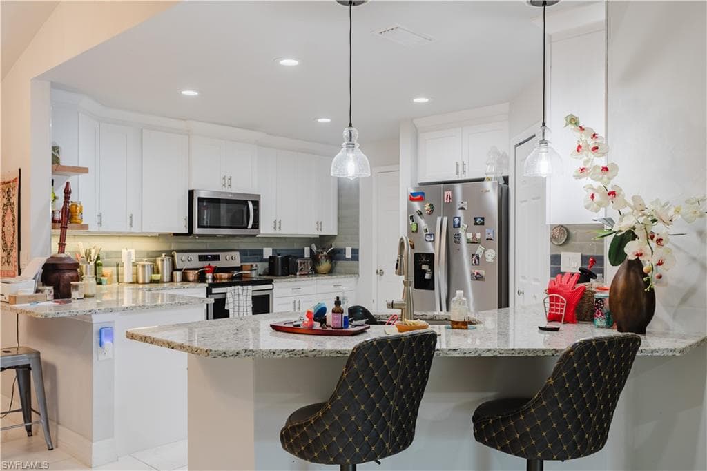 6131 Arbor AVE, FORT MYERS FL 33905-7
