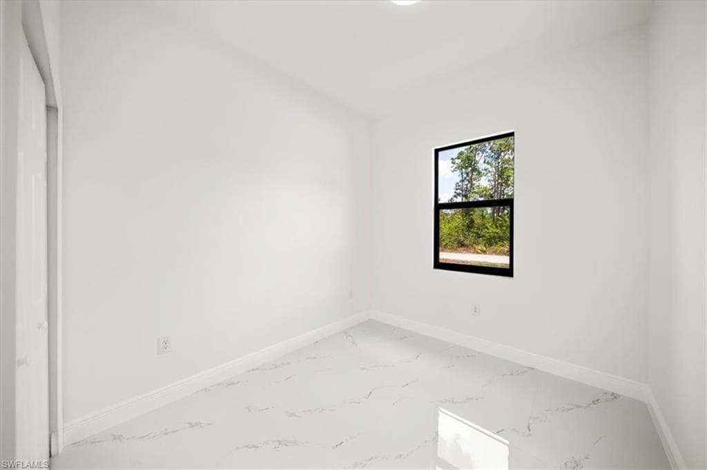 1262 Bowles AVE, FORT MYERS FL 33913-25