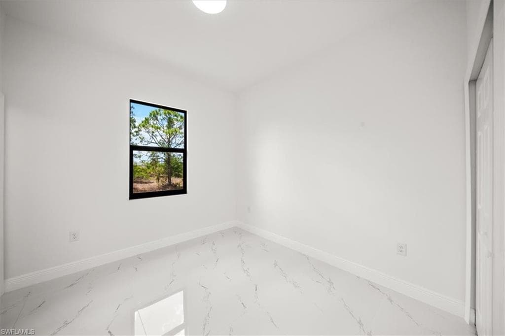 1262 Bowles AVE, FORT MYERS FL 33913-27