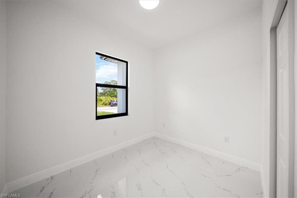 1262 Bowles AVE, FORT MYERS FL 33913-23