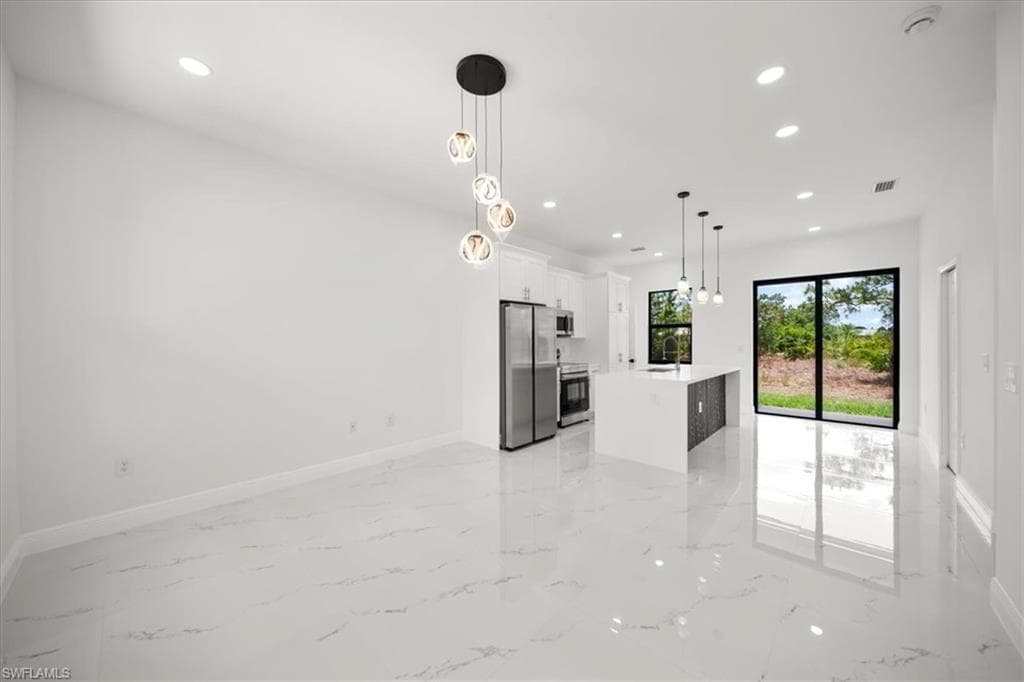 1262 Bowles AVE, FORT MYERS FL 33913-13