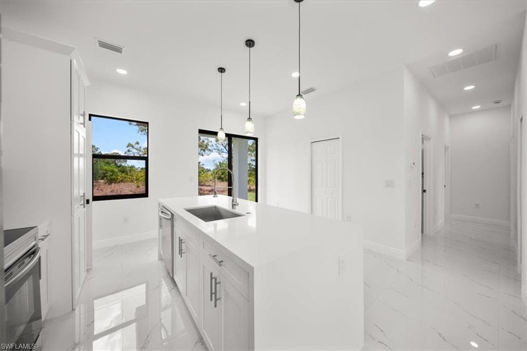 1262 Bowles AVE, FORT MYERS FL 33913-17