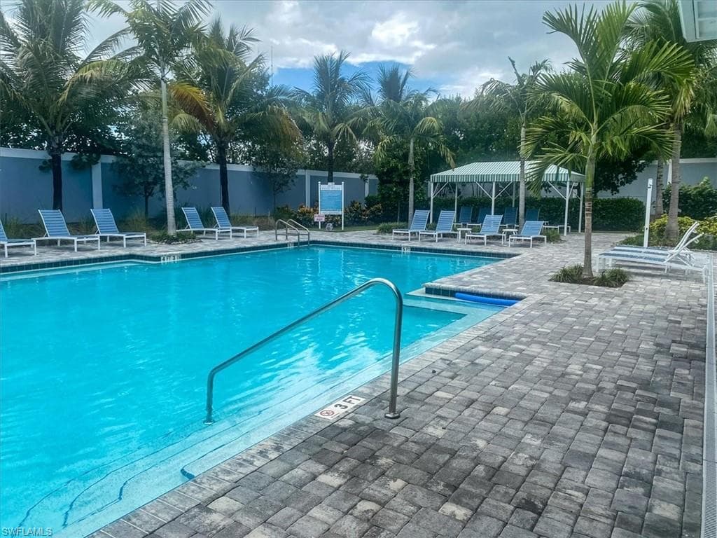 2633 Seychelles CIR # 2307, NAPLES FL 34112-29