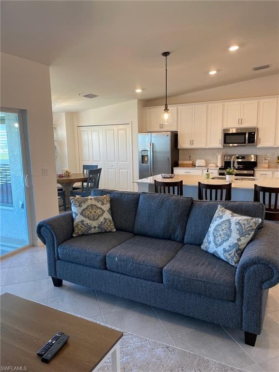 5427 DOUBLE EAGLE CIR #2823, AVE MARIA FL 34142-10