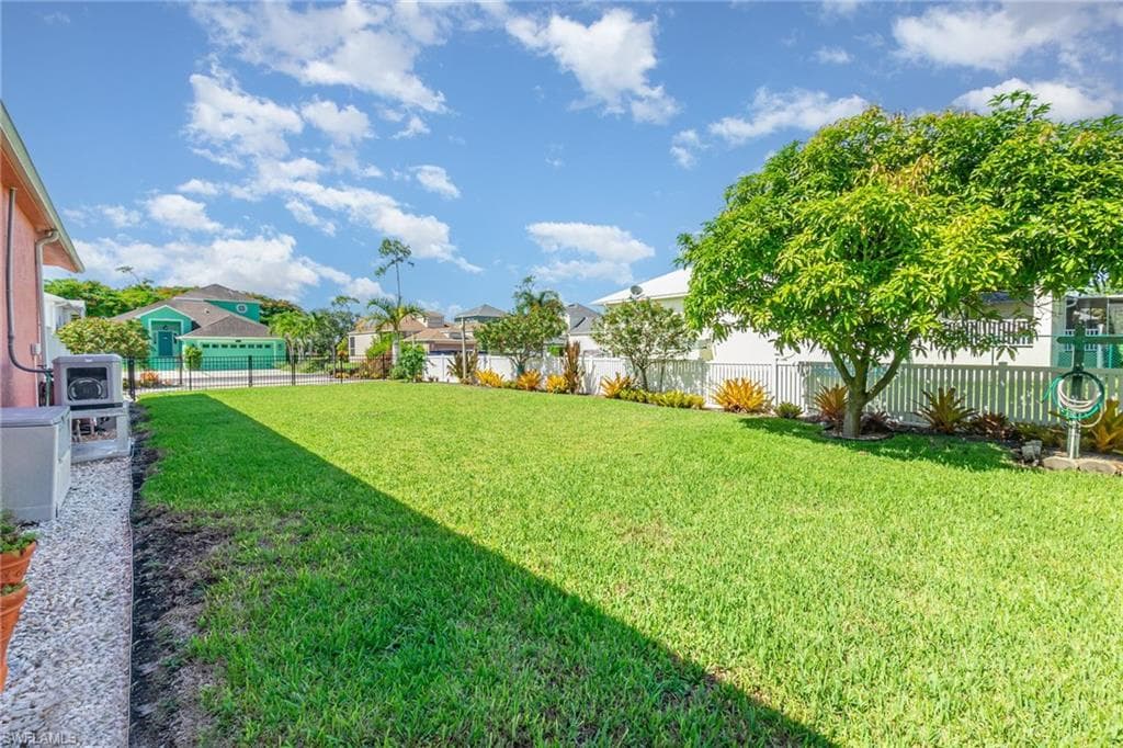 6070 Waterway Bay DR, FORT MYERS FL 33908-27