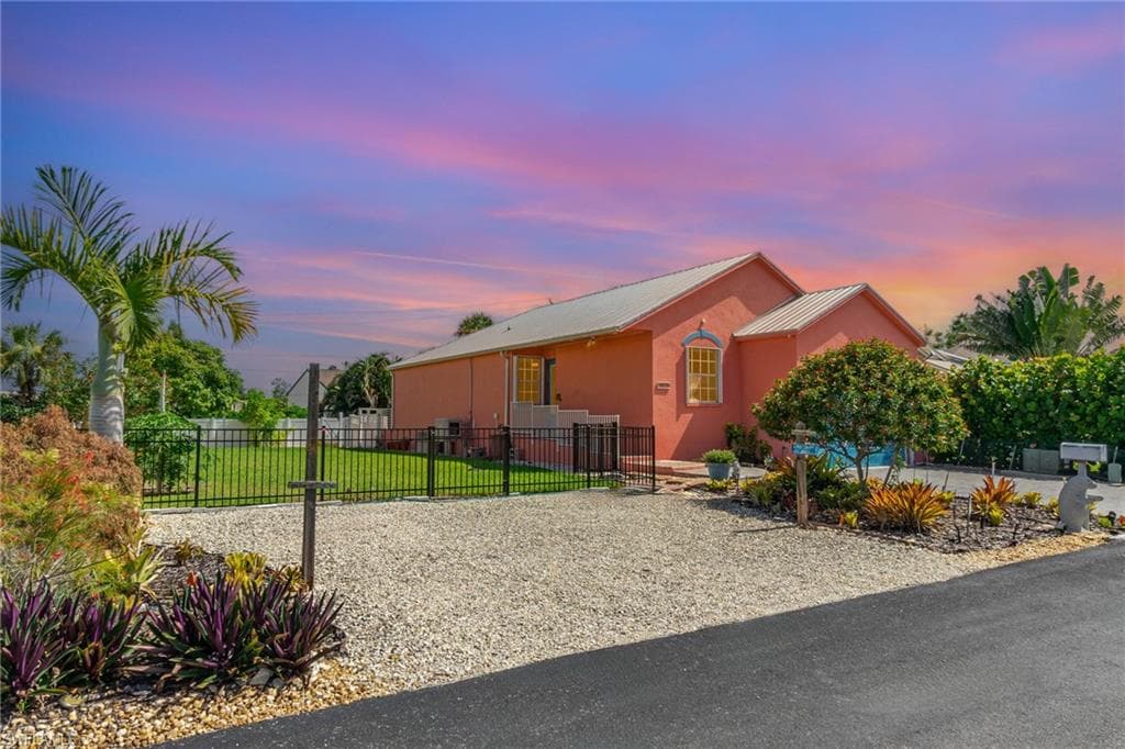 6070 Waterway Bay DR, FORT MYERS FL 33908-17