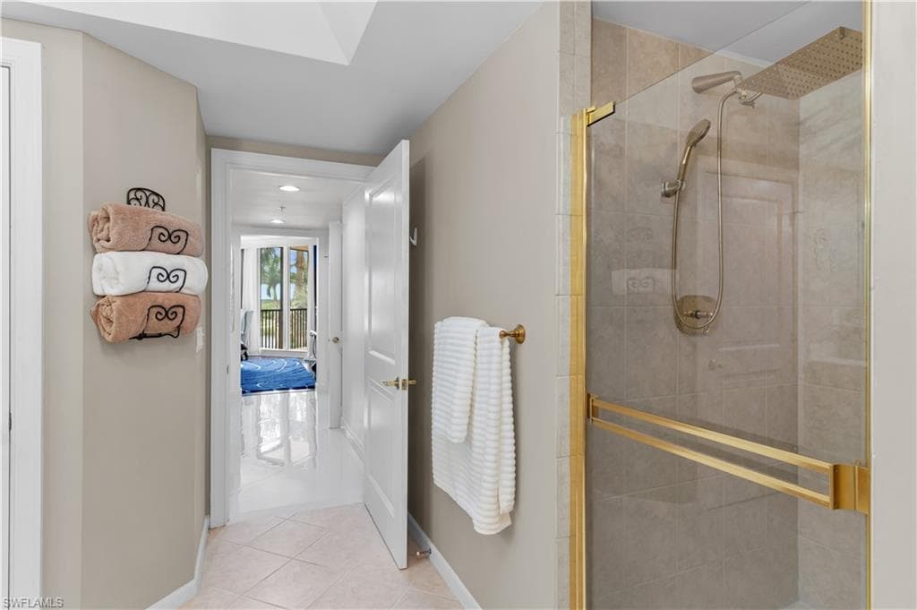 1060 Borghese LN # 204, NAPLES FL 34114-25