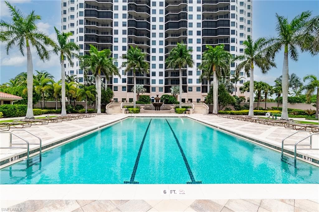 1060 Borghese LN # 204, NAPLES FL 34114-32