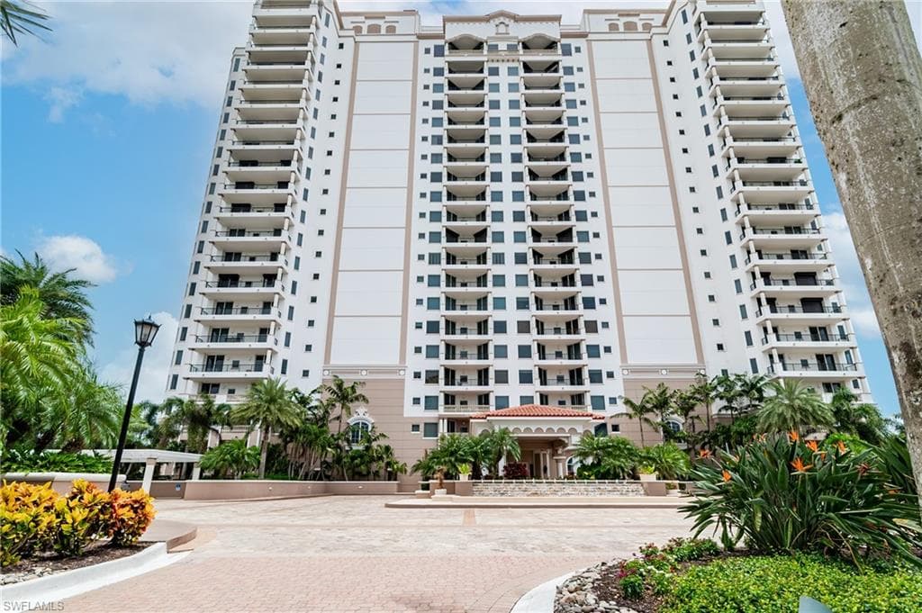 1060 Borghese LN # 204, NAPLES FL 34114-28