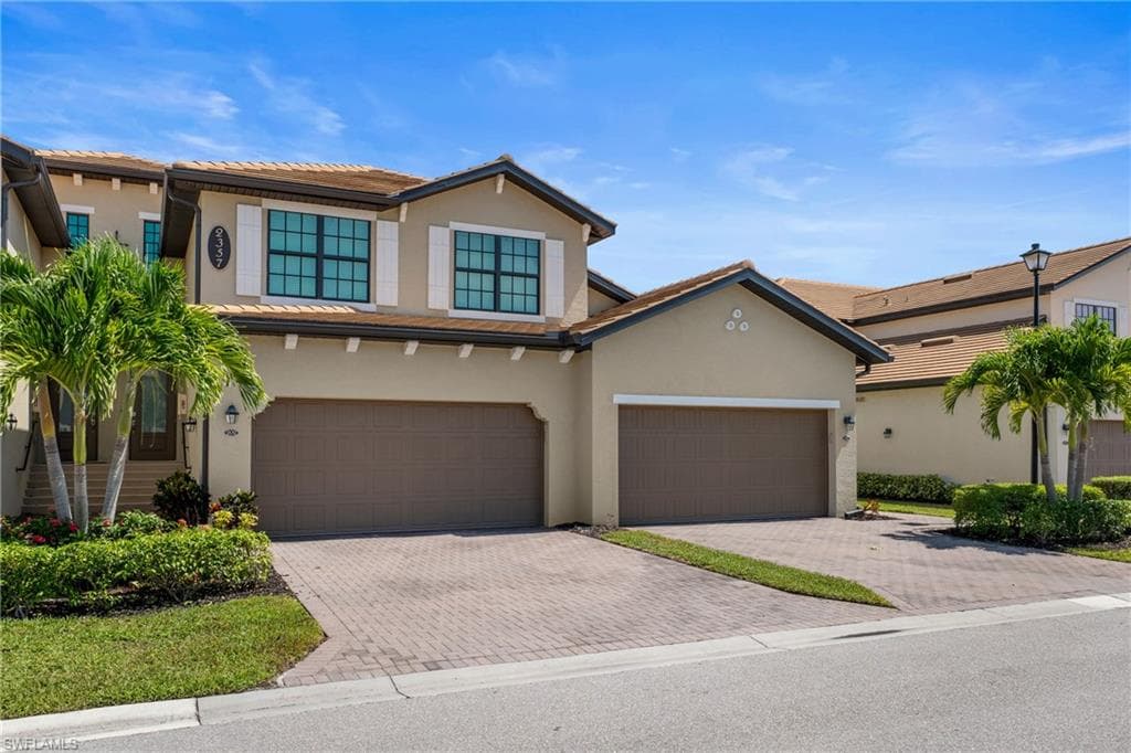 2357 Anguilla DR # 102, NAPLES FL 34120-24