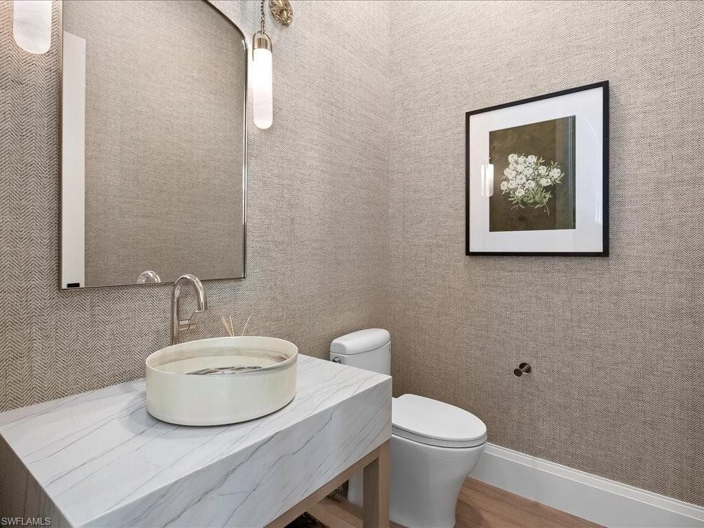 208 Hickory RD, NAPLES FL 34108-41