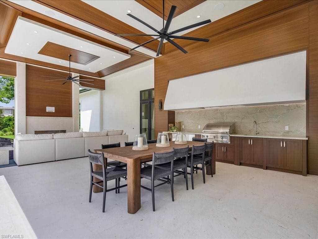 208 Hickory RD, NAPLES FL 34108-46