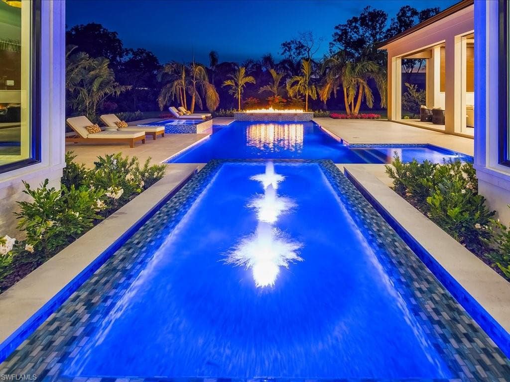 208 Hickory RD, NAPLES FL 34108-2