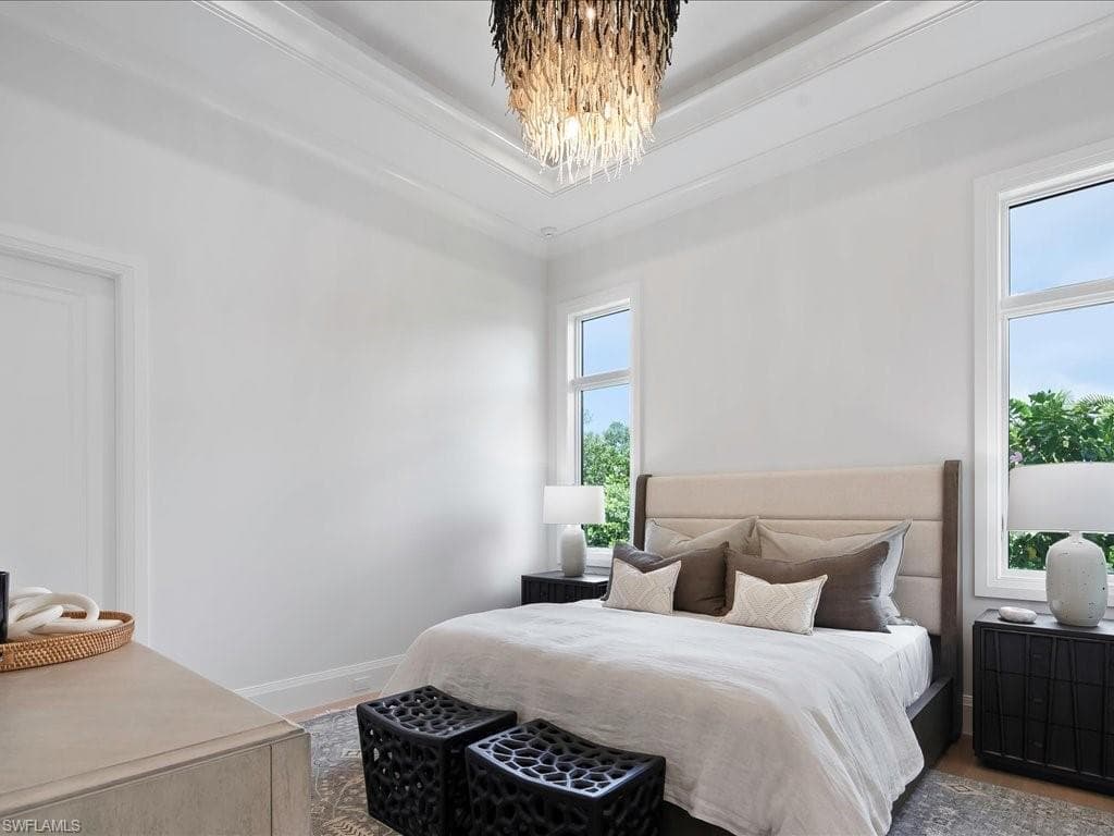 208 Hickory RD, NAPLES FL 34108-33