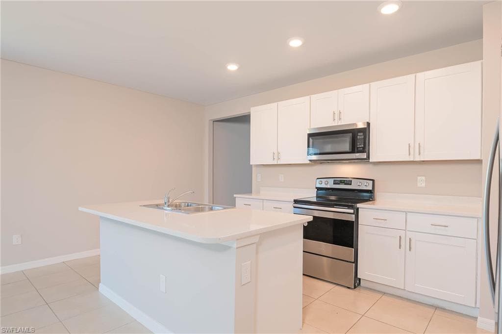 18517 Cronin Sand LN, NORTH FORT MYERS FL 33917-5