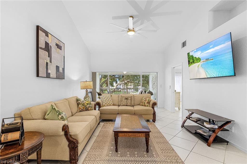 760 Wiggins Lake DR # 206, NAPLES FL 34110-16