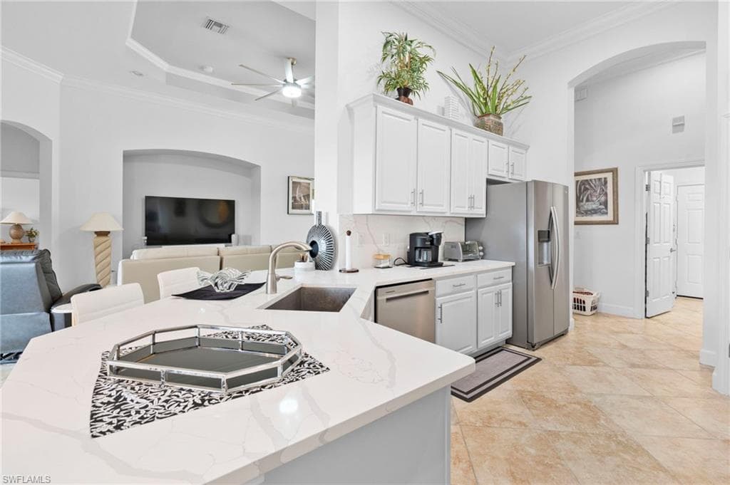 8095 Piedmont DR, NAPLES FL 34104-16