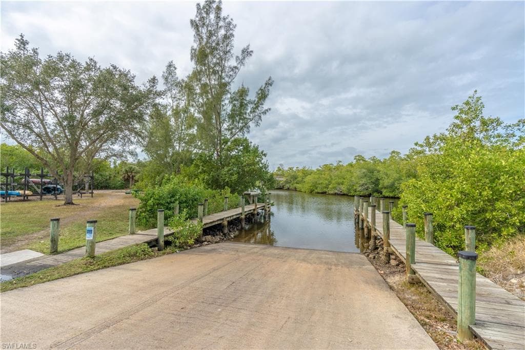 2667 River Reach DR, NAPLES FL 34104-43