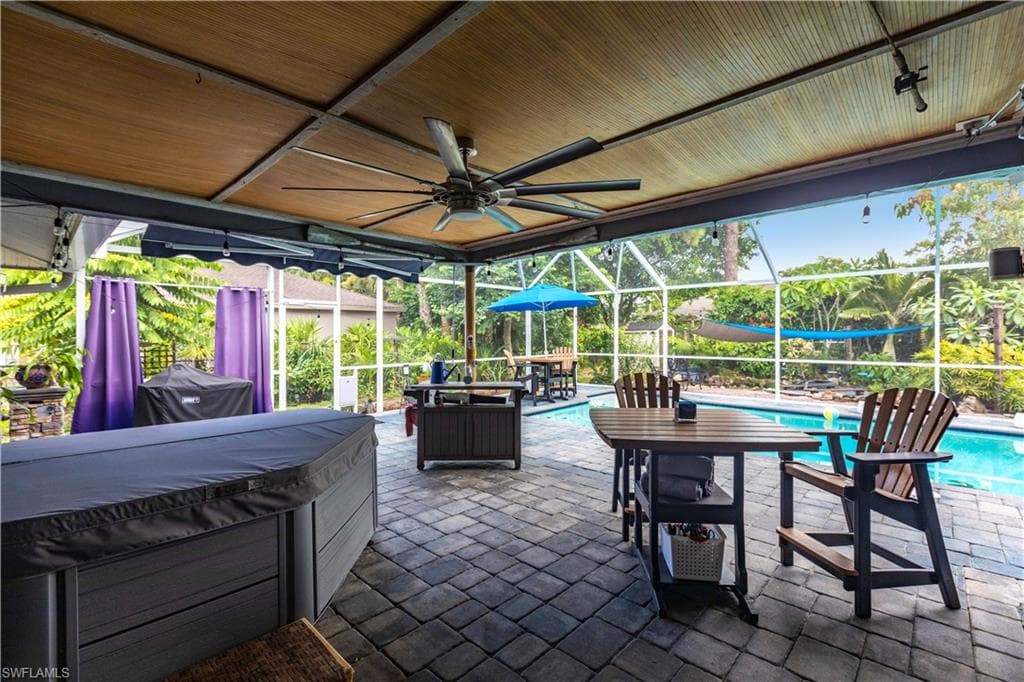 2667 River Reach DR, NAPLES FL 34104-28