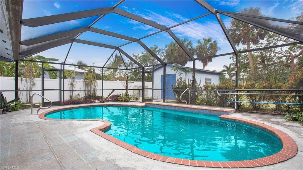 12747 Chatham DR, FORT MYERS FL 33908-1