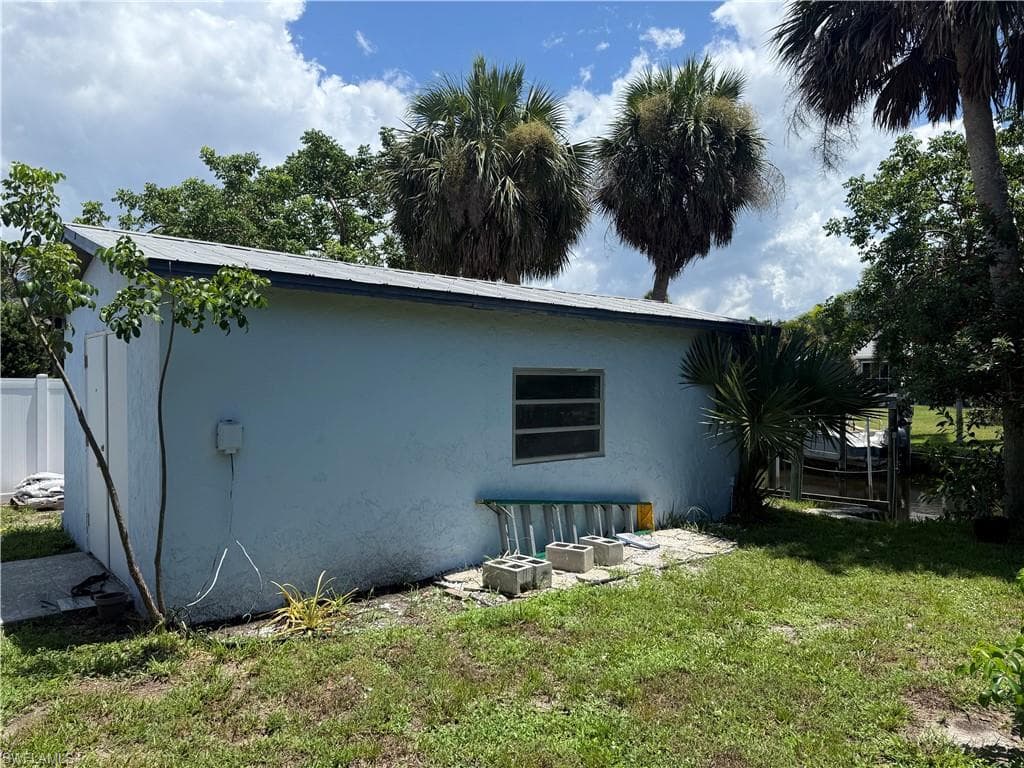12747 Chatham DR, FORT MYERS FL 33908-24