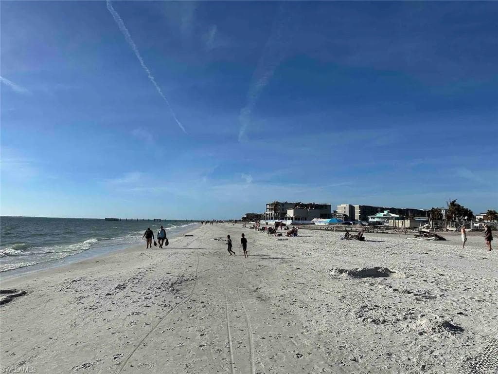 13527 Siesta Pines CT, FORT MYERS FL 33908-27