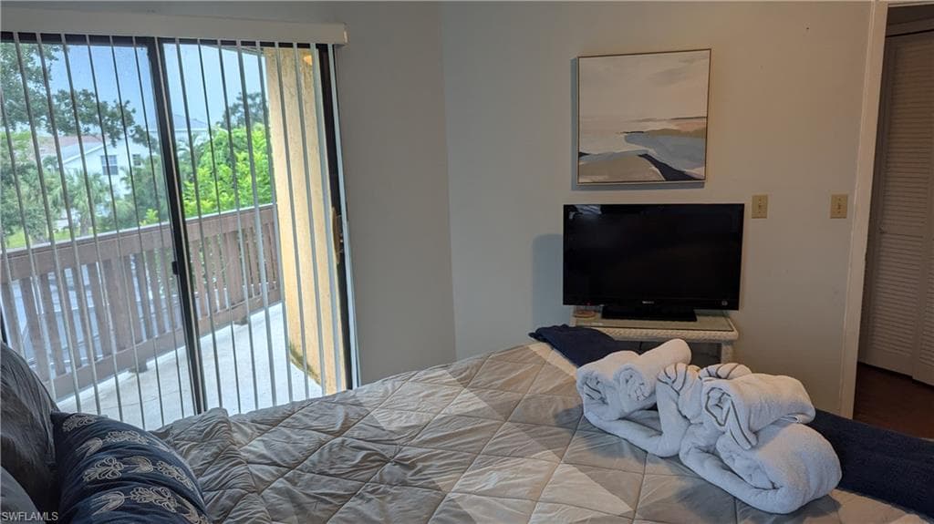 13527 Siesta Pines CT, FORT MYERS FL 33908-19