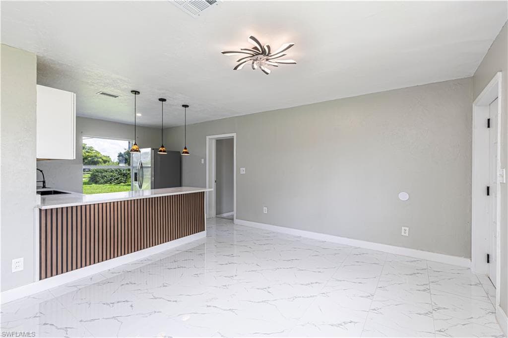 1101 Coolidge AVE, LEHIGH ACRES FL 33936-2