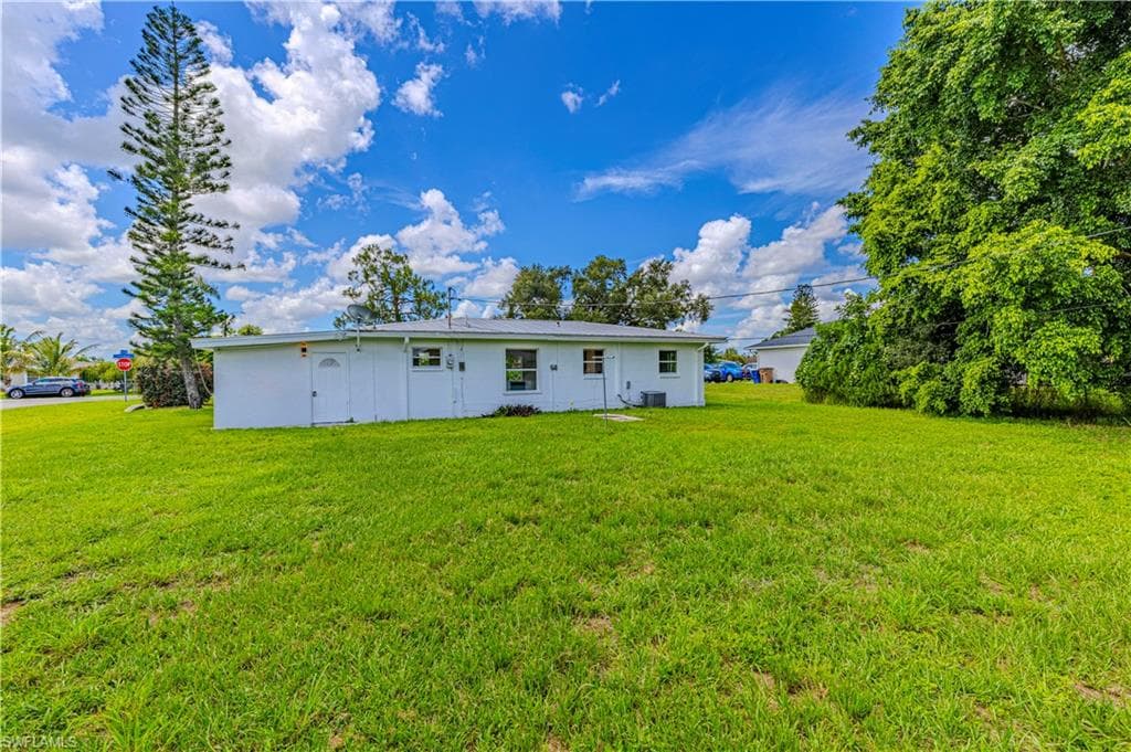 1101 Coolidge AVE, LEHIGH ACRES FL 33936-19