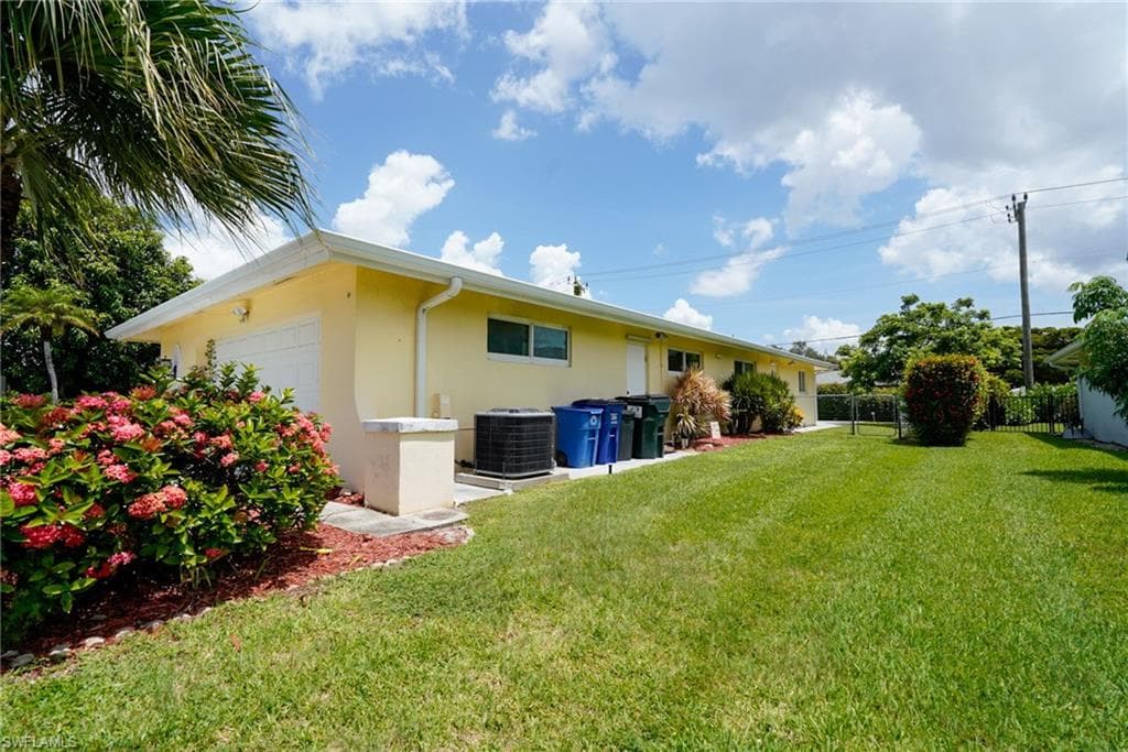 1351 Oaklawn CT, FORT MYERS FL 33919-11