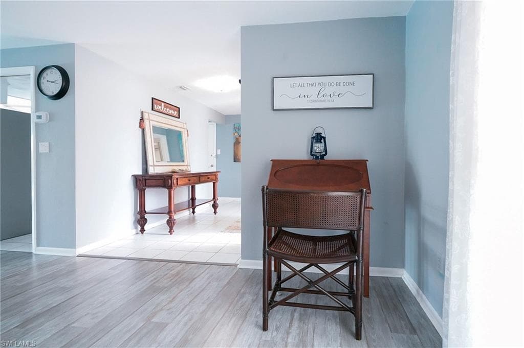 1351 Oaklawn CT, FORT MYERS FL 33919-25