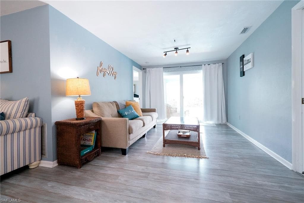 1351 Oaklawn CT, FORT MYERS FL 33919-8