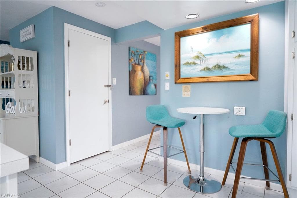 1351 Oaklawn CT, FORT MYERS FL 33919-20