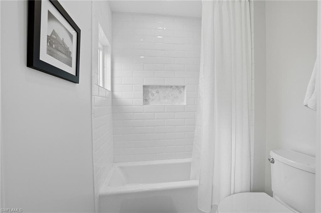 8192 Lowbank DR, NAPLES FL 34109-34