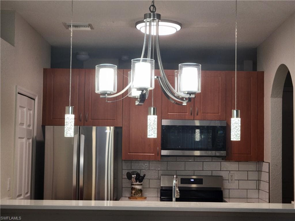 7512 Bristol CIR, NAPLES FL 34120-5