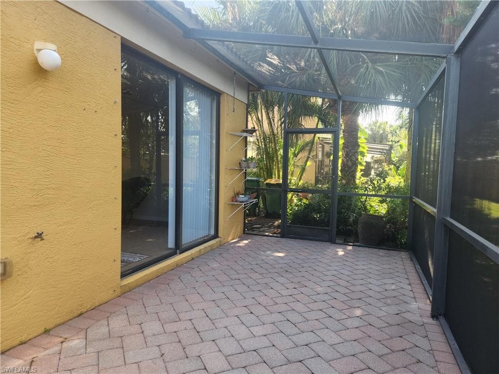 7512 Bristol CIR, NAPLES FL 34120-16