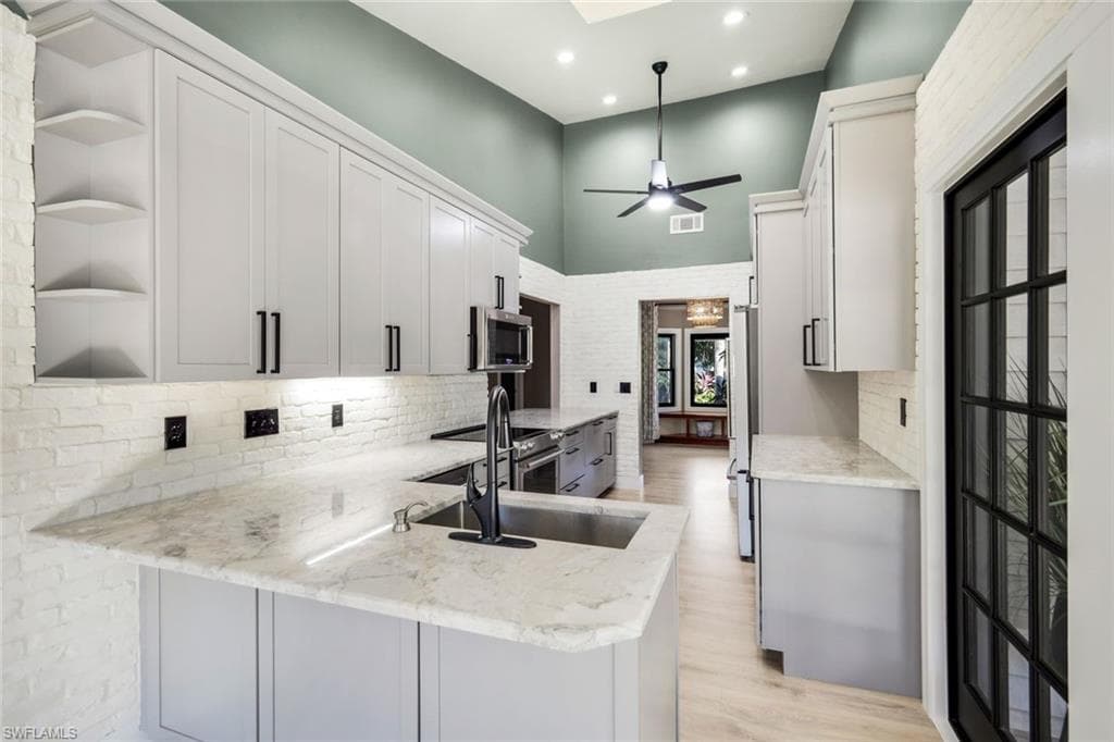 7239 Hendry Creek DR, FORT MYERS FL 33908-5