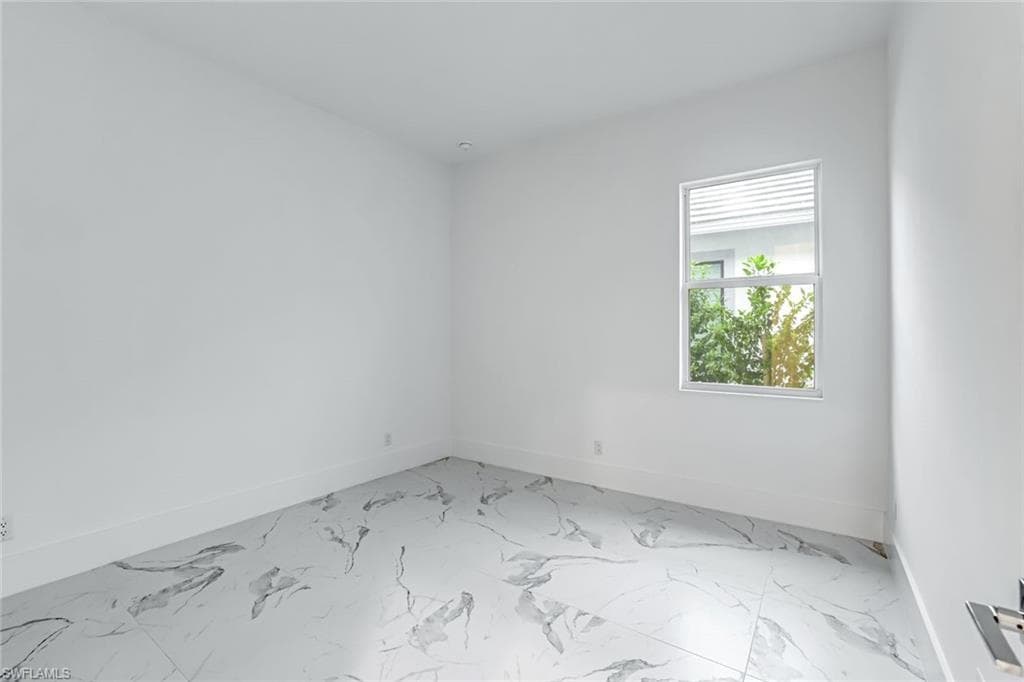 9659 Moonflower CT, NAPLES FL 34114-17