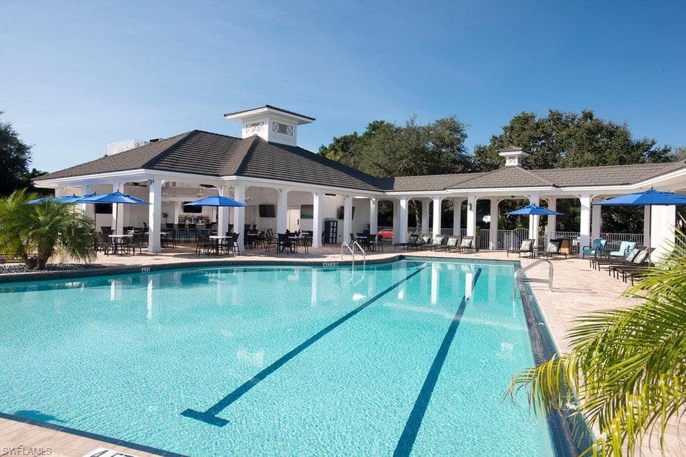 562 Cormorant CV, NAPLES FL 34113-40