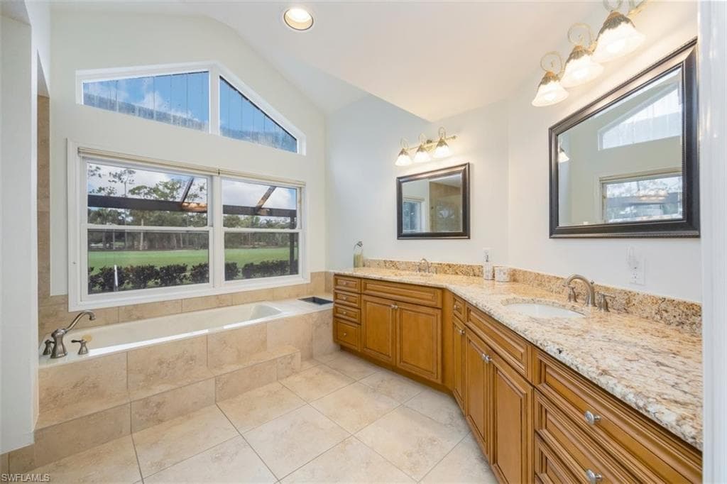 562 Cormorant CV, NAPLES FL 34113-17