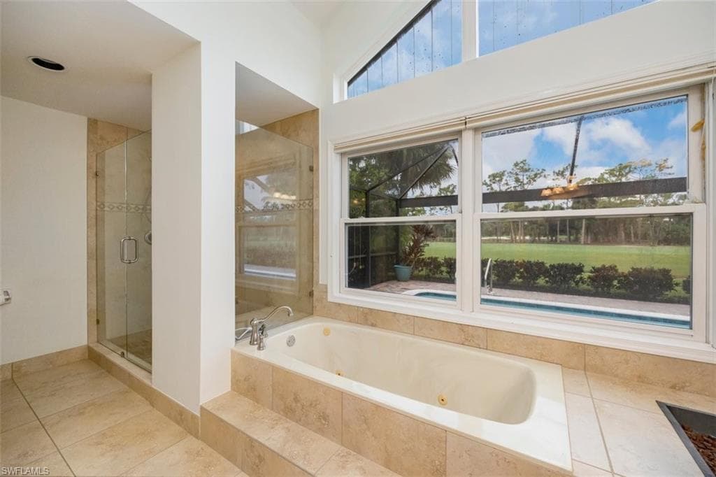 562 Cormorant CV, NAPLES FL 34113-18