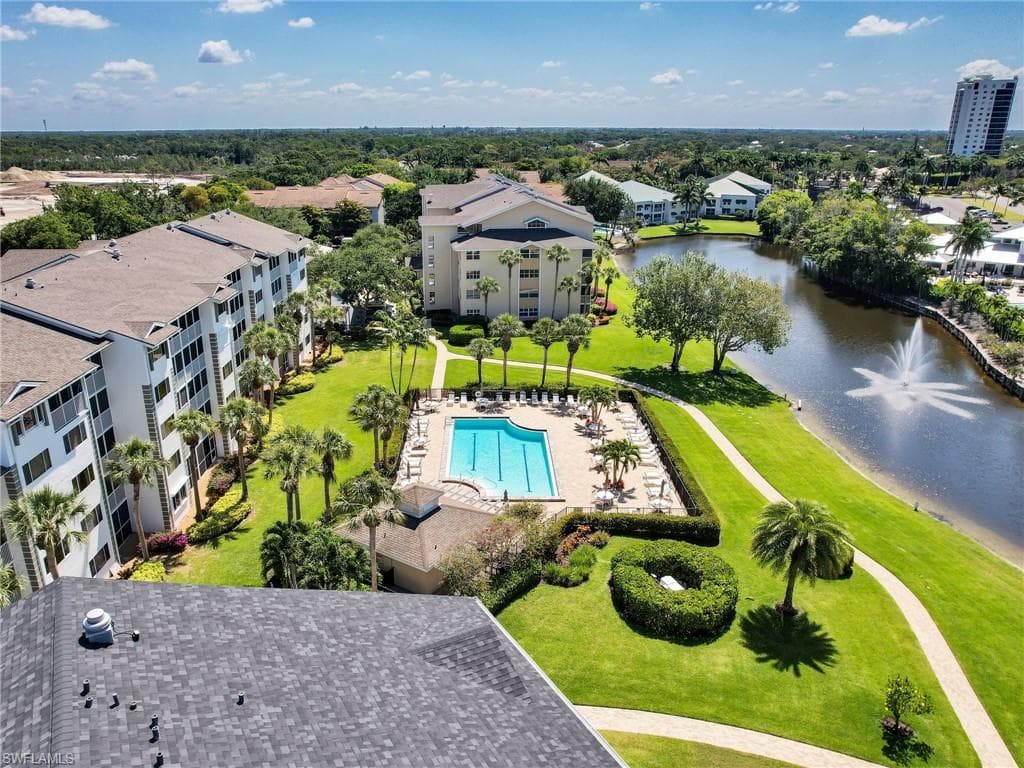 360 Horse Creek DR # 305, NAPLES FL 34110-45
