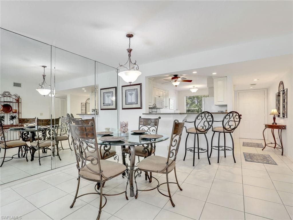 360 Horse Creek DR # 305, NAPLES FL 34110-11